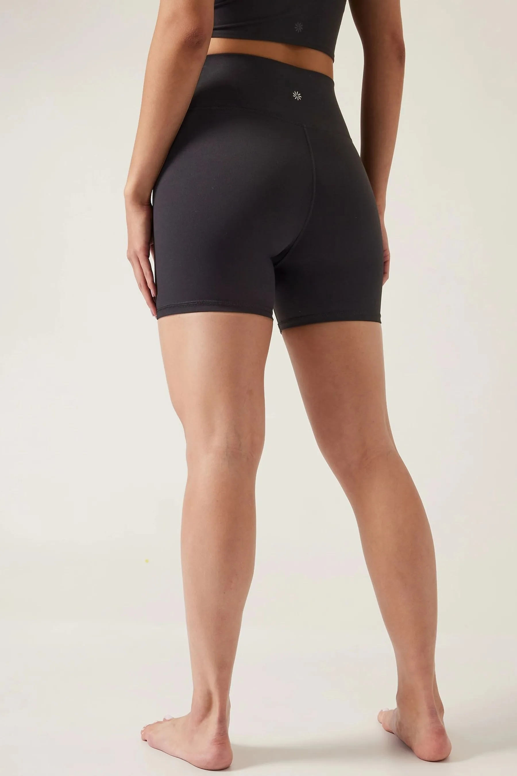 Athleta Black Transcend 5 Inch Mid Rise Cycle Shorts