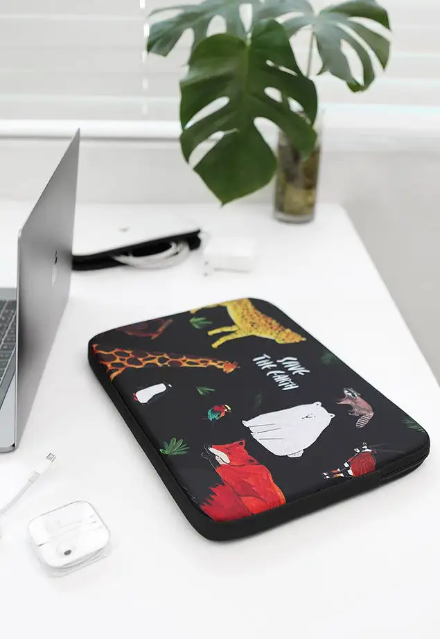 Black Save the earth Graphic iPad 11 13 15 inch Laptop Sleeves Cases Protective Covers Purses Handbags Square Cushion Pouches De