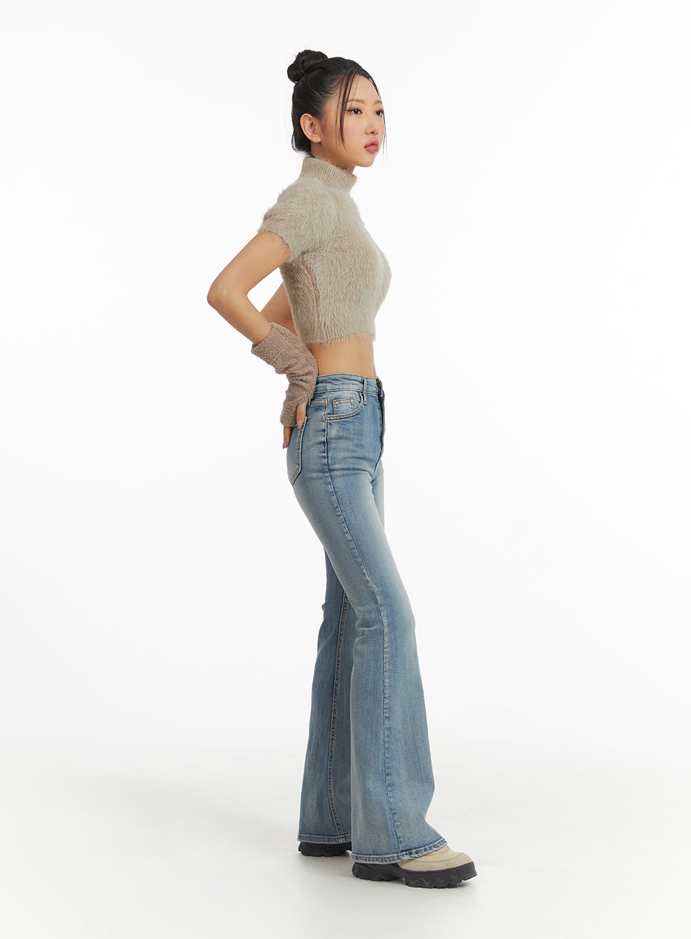 Mid Rise Solid Flared Jeans CJ429