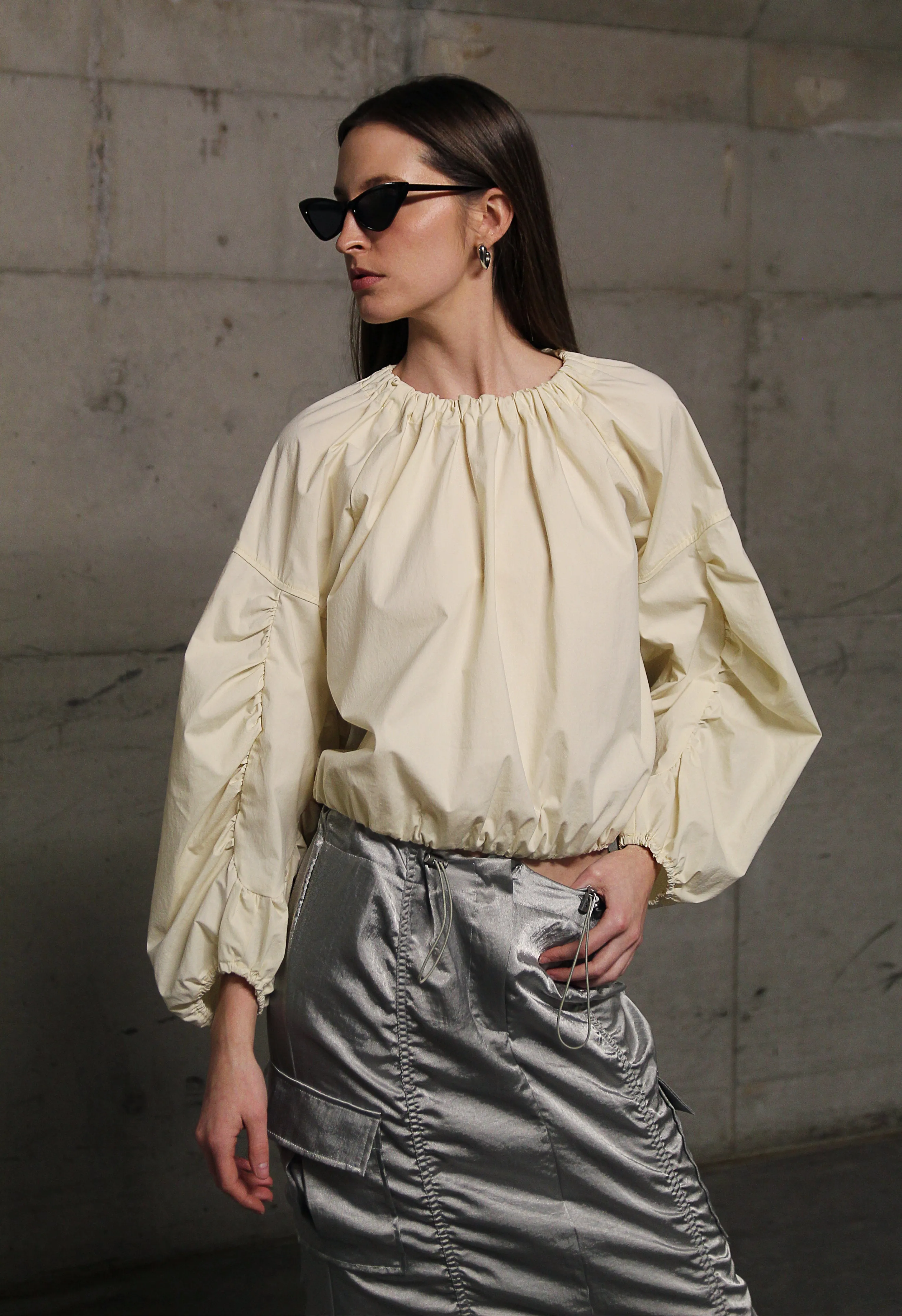 Poplin Cinched Long Sleeve In Cream