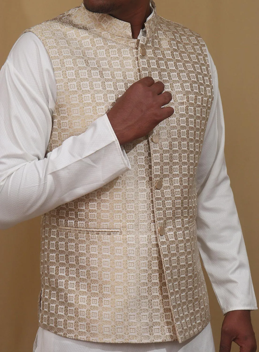 Stunning Off White Banarasi Silk Jacket: Luxurious Style and Versatility