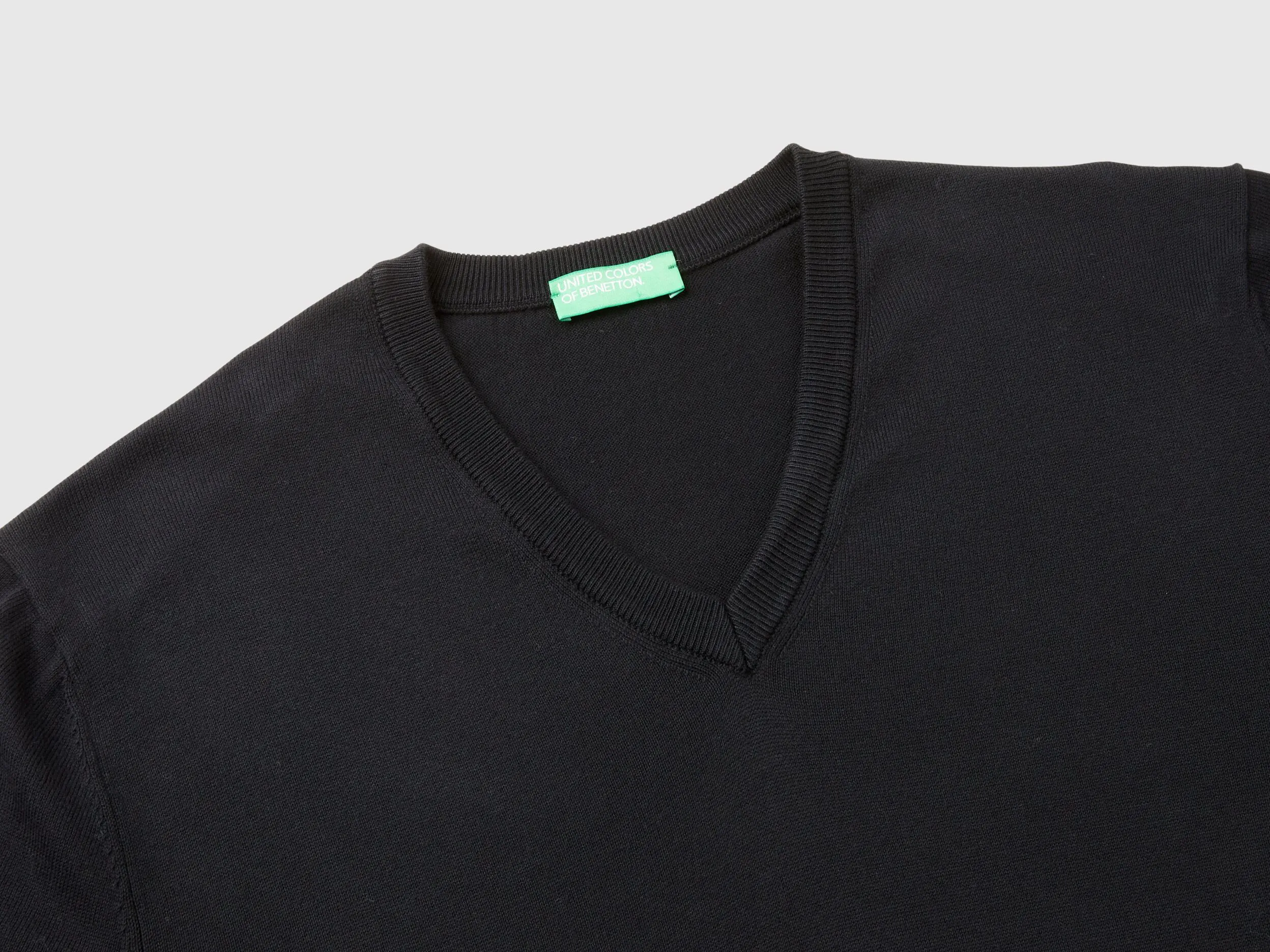 V-neck sweater in pure cotton - Black | Benetton