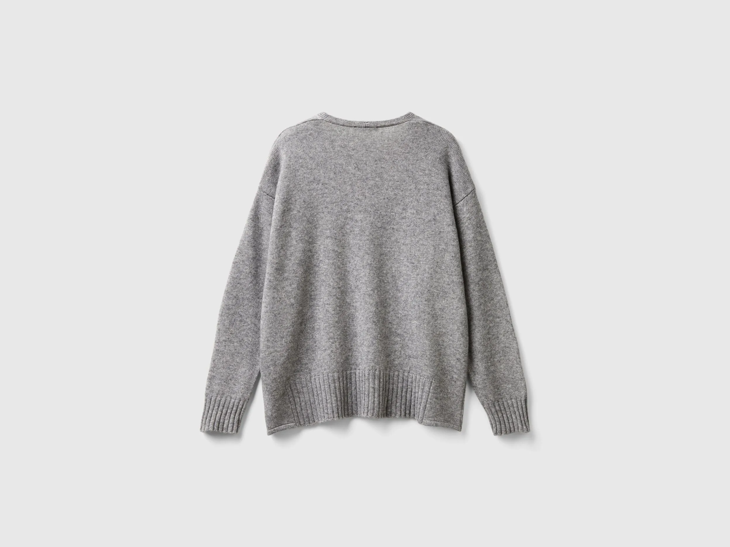 V-neck sweater in wool blend - Gray | Benetton