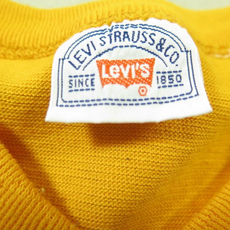 Vintage 70s Levis 50/50 T-shirt Mens M Jersey Yellow Tab Number 15 Print