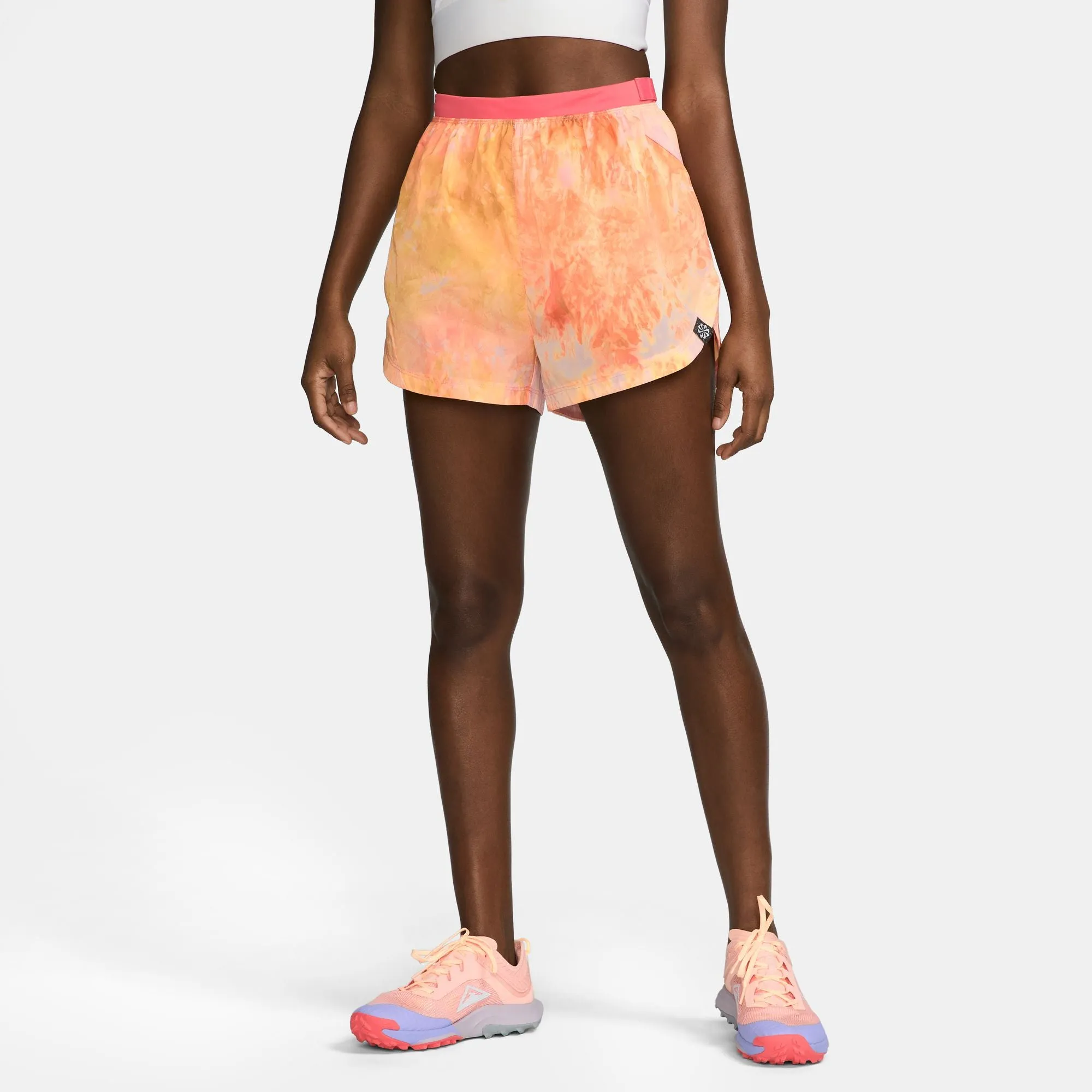 Women's DRI-FIT Repel Mid-Rise 3 Shorts (611 - Coral Chalk/Sea Coral/Pearl Pink/Sea Coral)