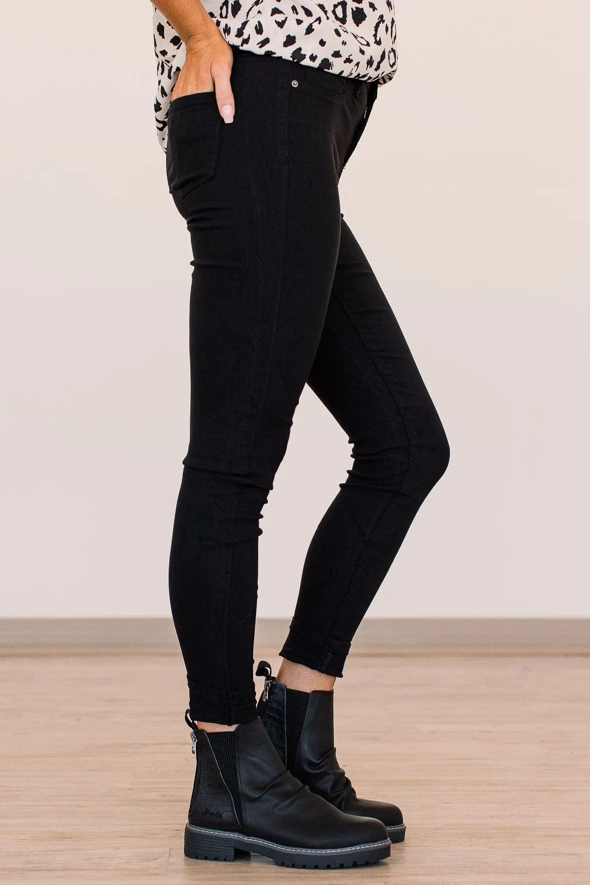 YMI Mid-Rise Jeggings- Helena Wash