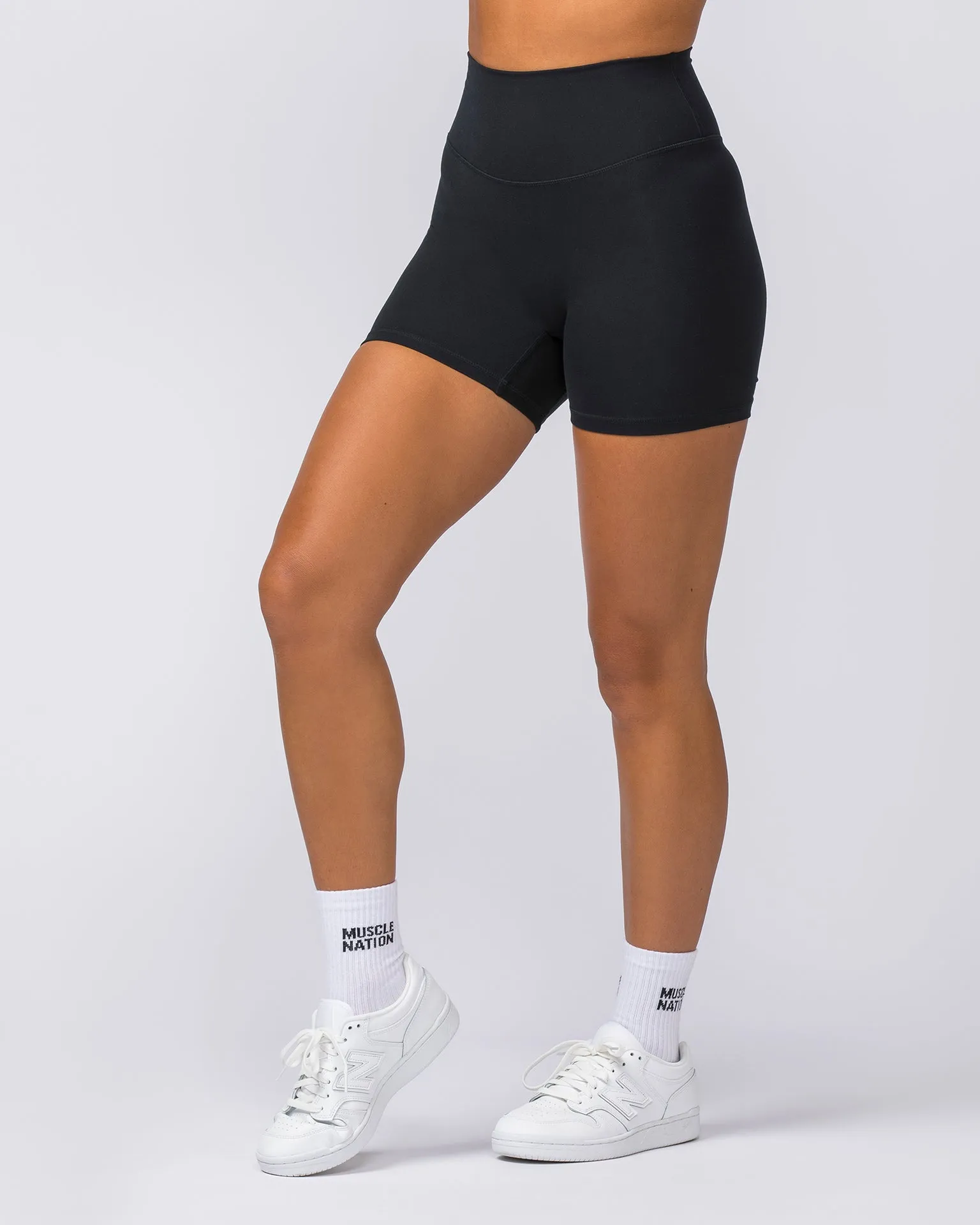 Zero Rise Everyday Midway Shorts - Black (Matte White)